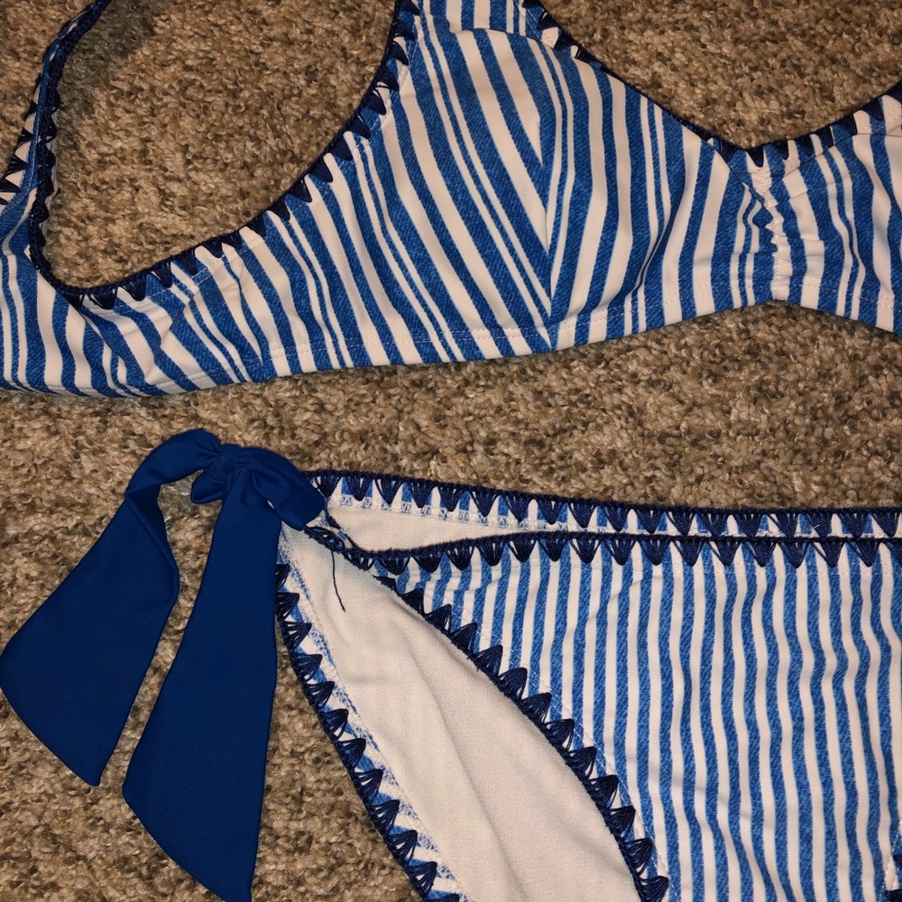 Swimsuit set - Picture 4 of 6